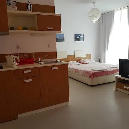 In Rainbow Complex * Νεσέμπαρ